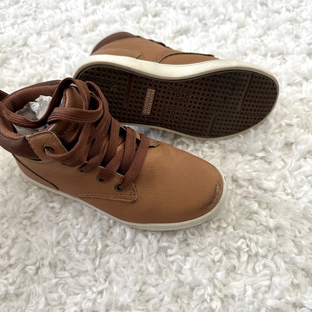 Boys shoe